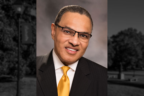 Dr. 弗里曼Hrabowski 